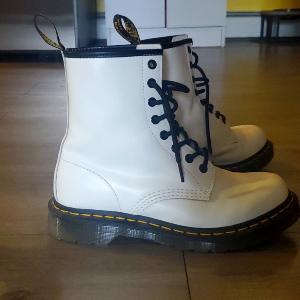 White dr martens